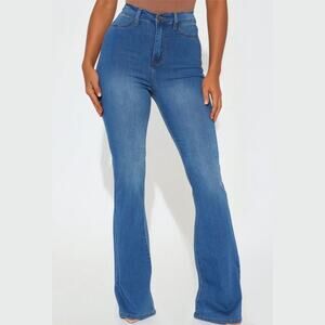 FASHION NOVA JEANS